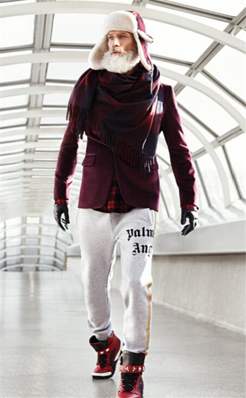 320名圣誕老人集體沖浪？八一八圣誕節(jié)奇聞趣事