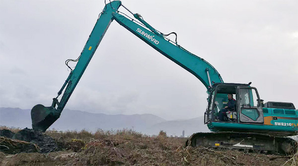 守護(hù)藍(lán)色多瑙河，山河智能長(zhǎng)臂挖掘機(jī)歐洲首秀