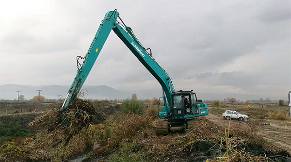 守護(hù)藍(lán)色多瑙河，山河智能長(zhǎng)臂挖掘機(jī)歐洲首秀