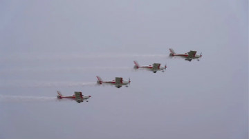 山河四機(jī)飛行編隊(duì)驚艷堯城(太原)國際通用航空飛行大會