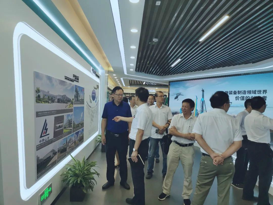 中南大學機電工程學院肖來榮書記到訪山河智能