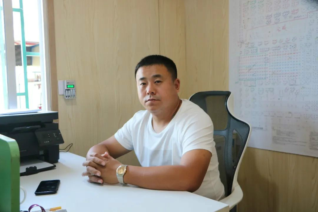 液壓靜力壓樁機從1臺到21臺，他只用了8年！