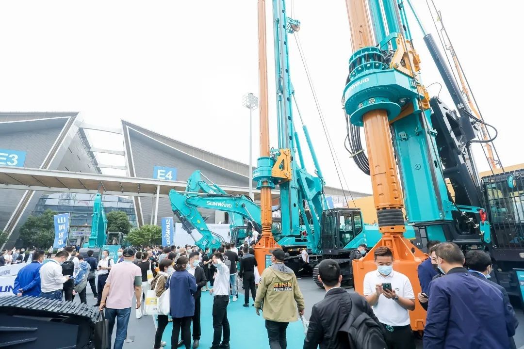 何清華出席長沙國際工程機(jī)械產(chǎn)業(yè)鏈發(fā)展峰會，走“雙循環(huán)”道路關(guān)鍵在于“要做好自己的事情”