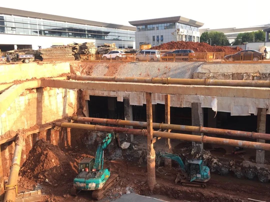 超強(qiáng)施工組合！山河智能助力長沙地鐵6號(hào)線建設(shè)