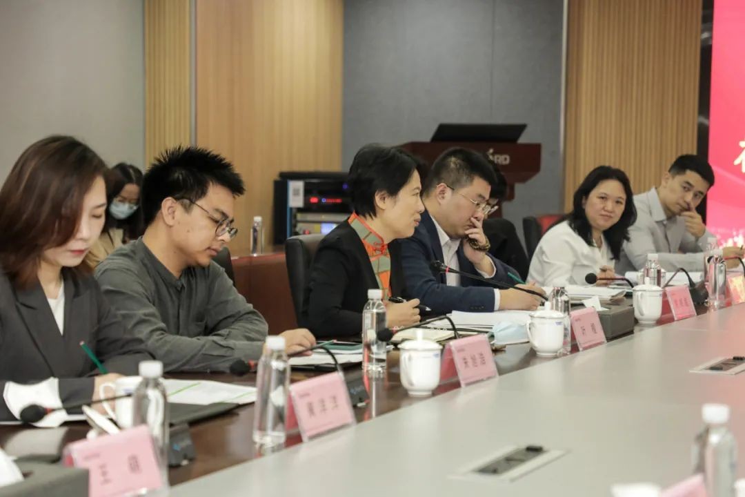 葉檀財(cái)經(jīng)團(tuán)隊(duì)調(diào)研山河智能