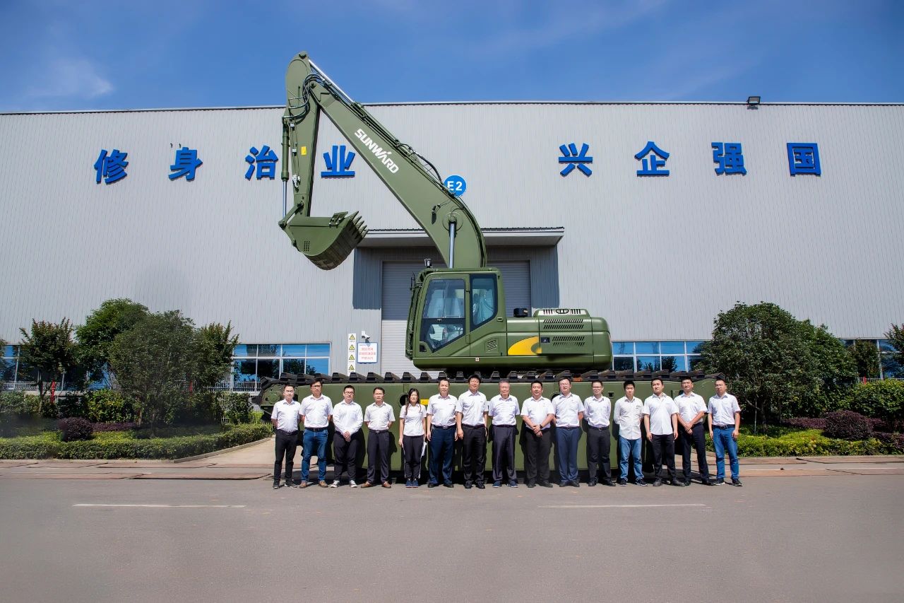 水陸兩用挖掘機(jī)亮相央視！山河智能應(yīng)急救援“猛將”出戰(zhàn)