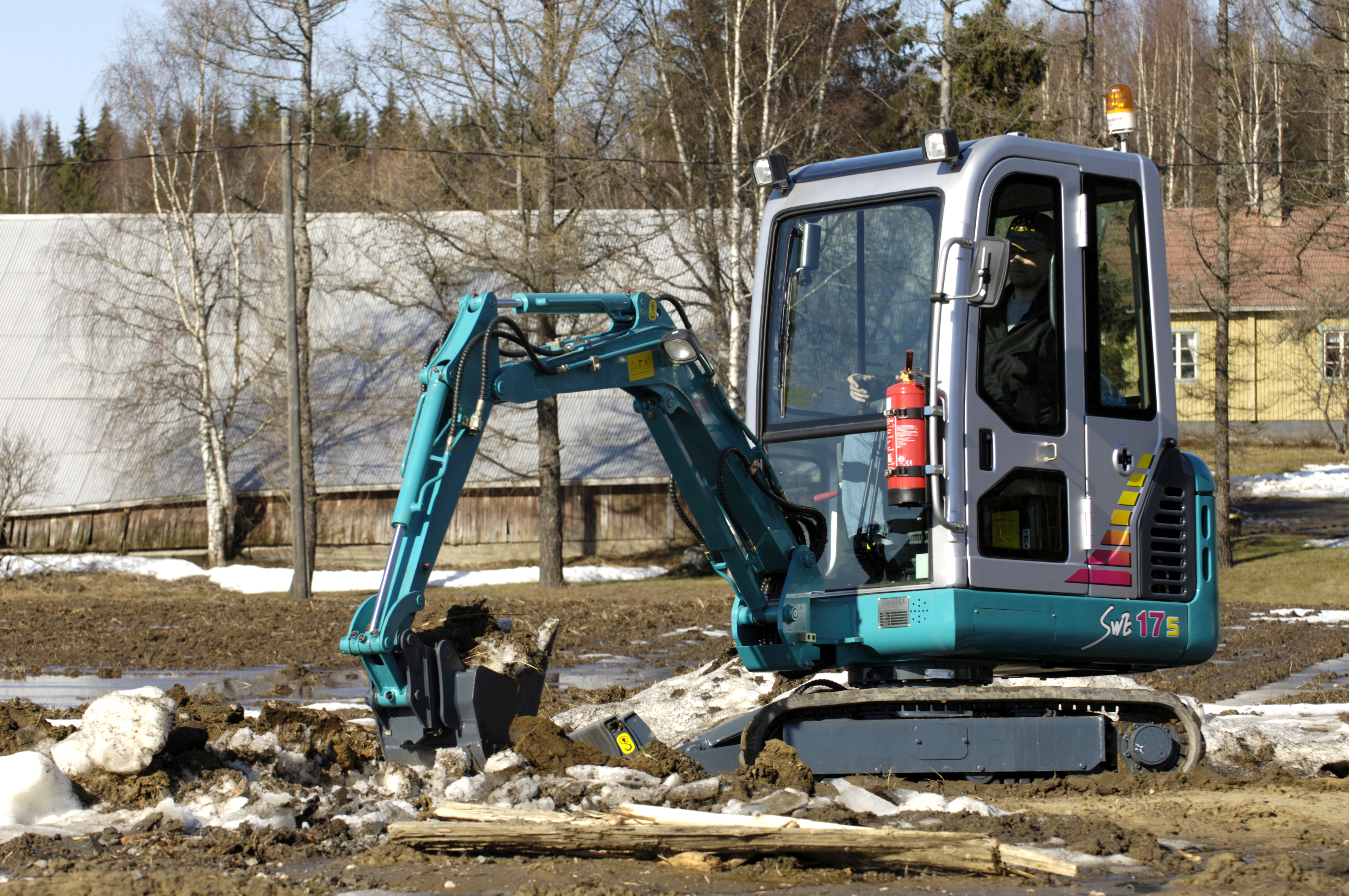 小型挖掘機(jī)價格