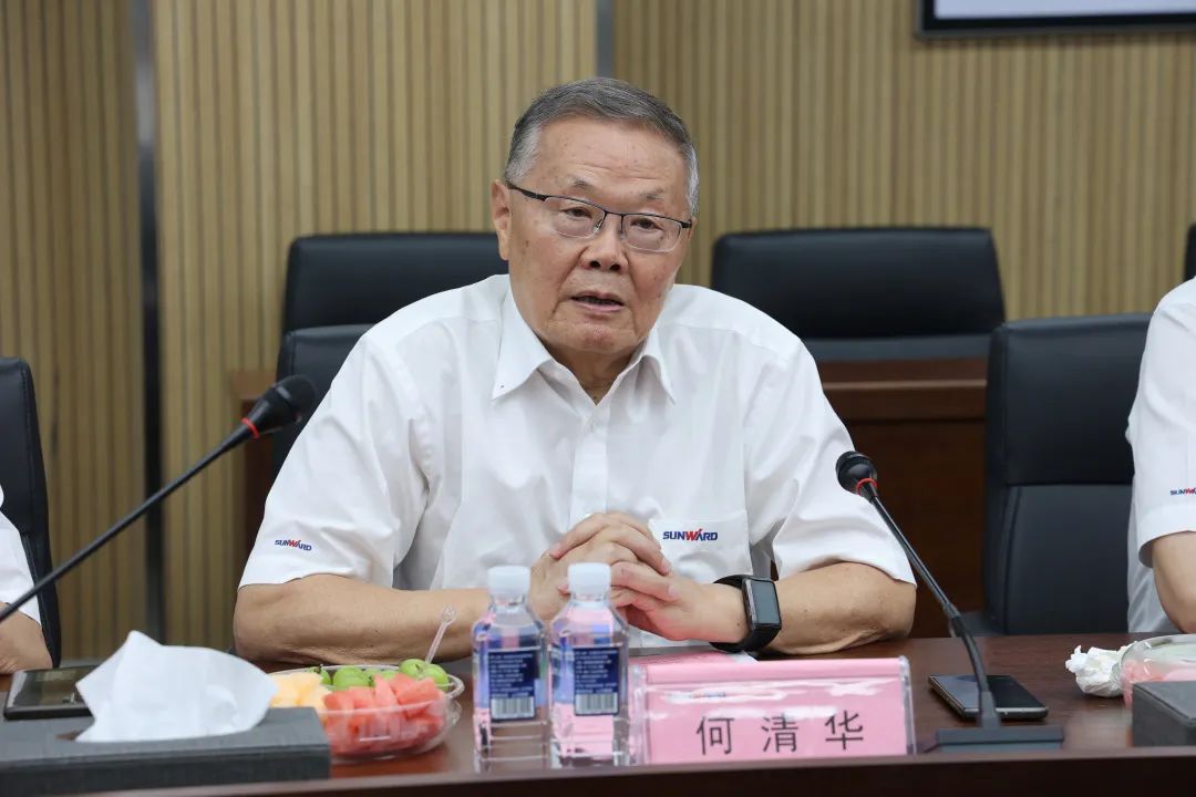 紫金礦業(yè)集團(tuán)黨委書記、董事長陳景河蒞臨山河智能考察交流