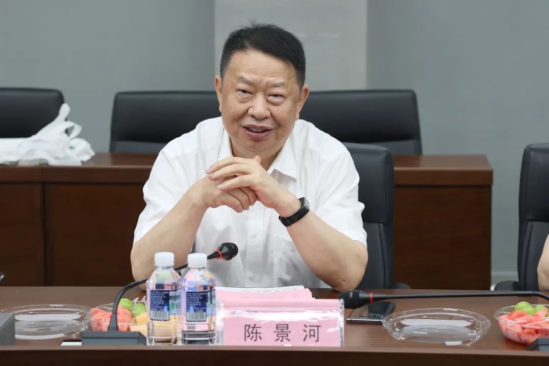 紫金礦業(yè)集團(tuán)黨委書記、董事長陳景河蒞臨山河智能考察交流