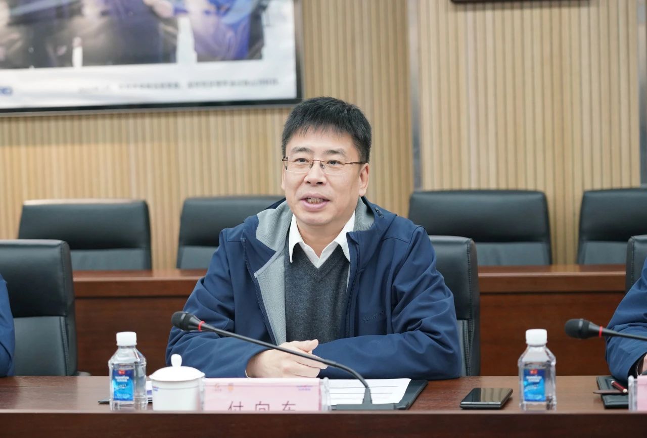 中國(guó)出口信用保險(xiǎn)公司到訪山河智能