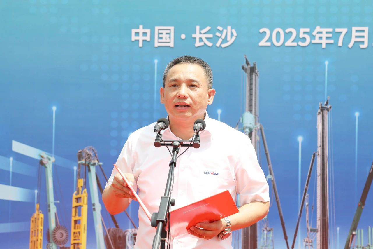 “破紀(jì)錄王者”再出征！山河智能SWDM800旋挖鉆機(jī)成功交機(jī)